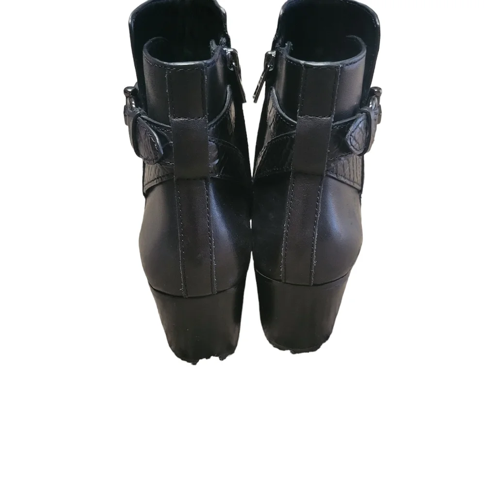Coach size good